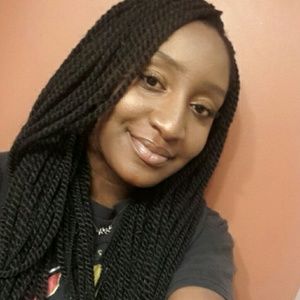 Meet your Posher, Kayla